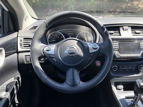 Used 2017 Nissan Sentra SV image 17