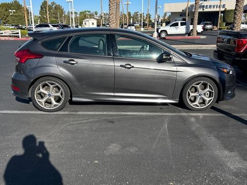 Used 2016 Ford Focus ST w/ Equipment Group 401A FWD image 2