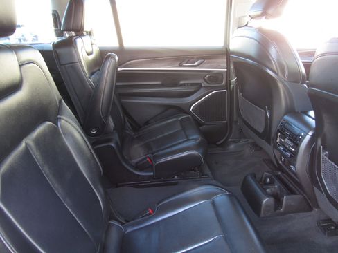 Used 2021 Jeep Grand Cherokee L Limited image 12