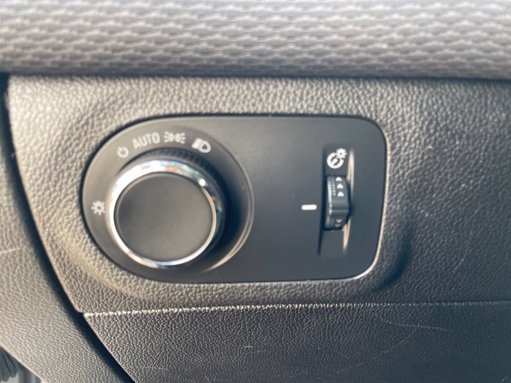 Used 2019 Chevrolet Cruze LS FWD image 16