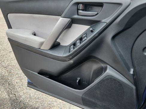 Used 2015 Subaru Forester 2.5i Premium w/ All-Weather Package image 7