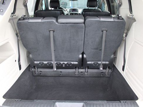 Used 2017 Dodge Grand Caravan SXT FWD image 26