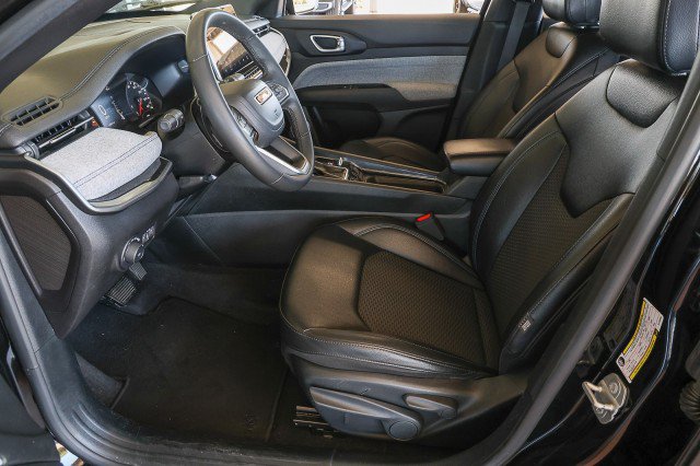 Used 2024 Jeep Compass Latitude AWD/4WD image 9