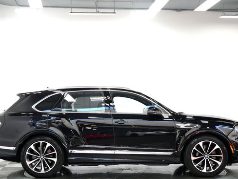 Used 2023 Bentley Bentayga AWD/4WD image 48