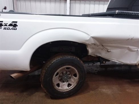 Used 2015 Ford F250 XLT w/ XLT Interior Package image 16