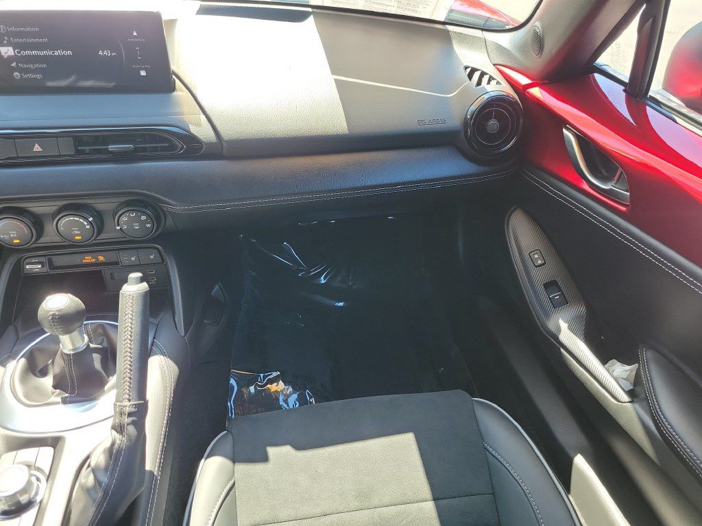 Used 2025 MAZDA MX-5 Miata RF Club RWD image 13