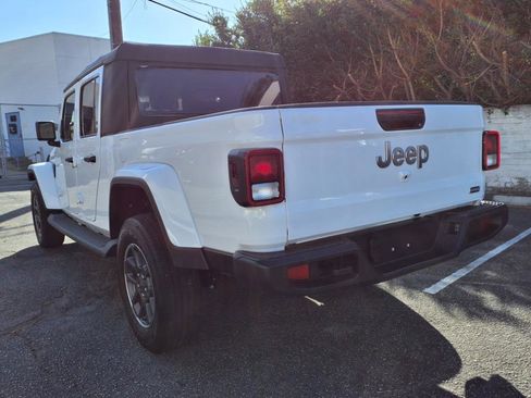 Used 2022 Jeep Gladiator Overland image 3