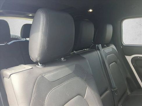 Used 2024 Land Rover Defender 130 X-Dynamic SE AWD/4WD image 22