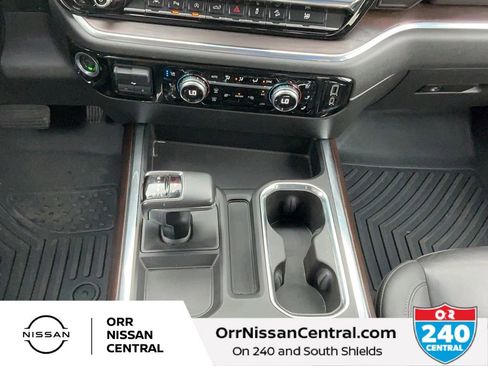 Used 2022 GMC Sierra 1500 SLT w/ SLT Premium Plus Package AWD/4WD image 23