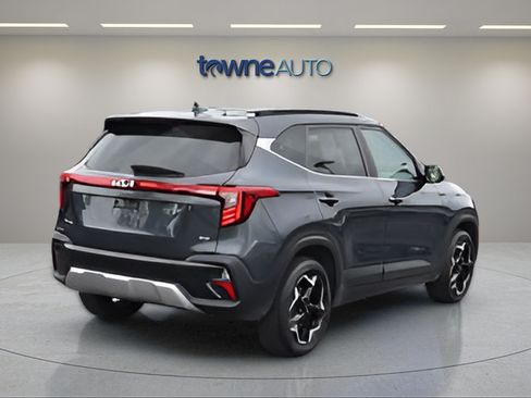 Used 2024 Kia Seltos EX AWD/4WD image 5