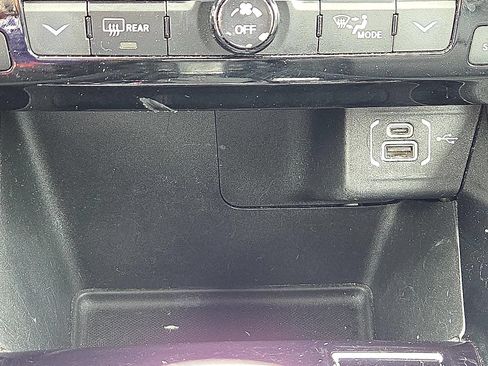 Used 2025 Jeep Compass Limited AWD/4WD image 17