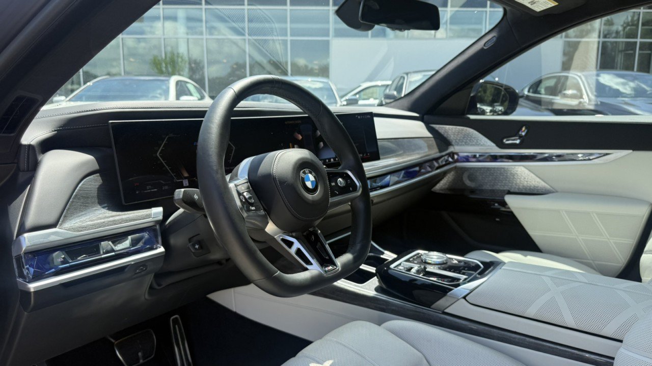 Used 2023 BMW 760i xDrive w/ Executive Package AWD/4WD image 14