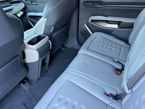 New 2026 Kia EV9 Wind image 12