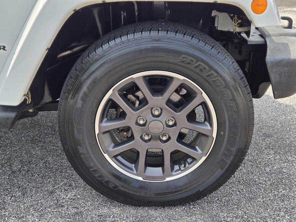 Used 2012 Jeep Wrangler Unlimited Sahara w/ Connectivity Group AWD/4WD image 4