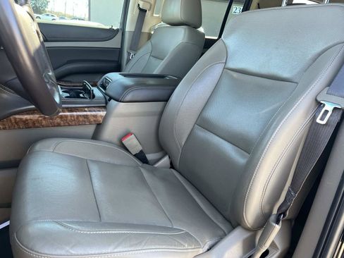 Used 2018 Chevrolet Suburban Premier image 26