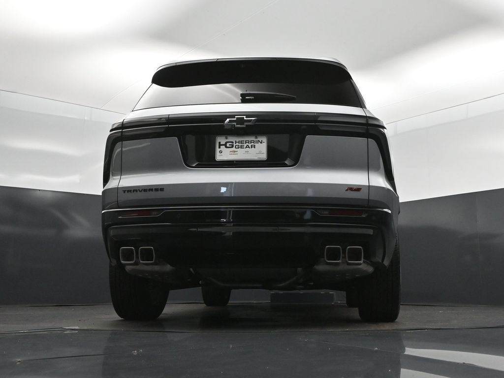 New 2026 Chevrolet Traverse RS w/ LPO, Floor Liner Package FWD image 41
