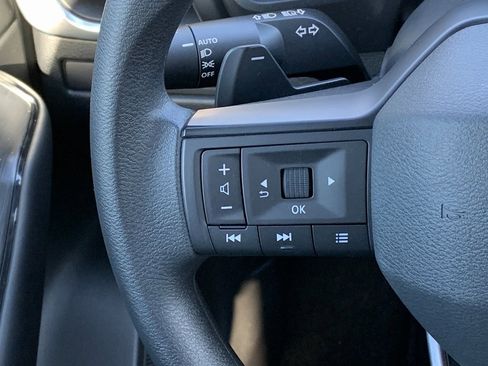 Used 2025 Nissan Rogue S image 13