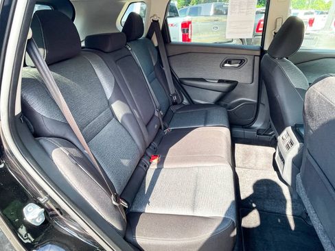 Used 2023 Nissan Rogue SV FWD image 13