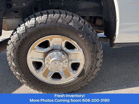 Used 2024 RAM 2500 Tradesman w/ Chrome Appearance Group AWD/4WD image 5