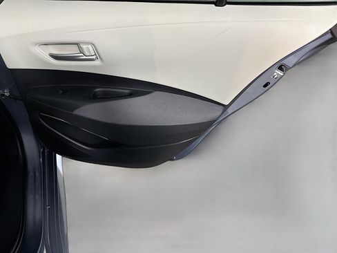 Used 2020 Toyota Corolla LE image 27