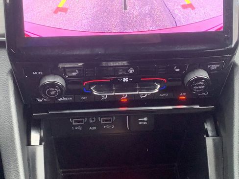 Used 2024 Jeep Grand Cherokee Limited image 24