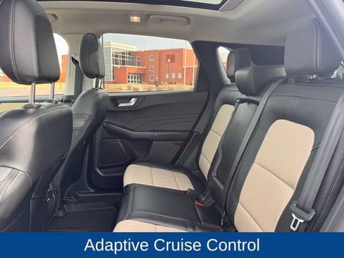 Used 2022 Ford Escape Titanium w/ Titanium Elite Package AWD/4WD image 32