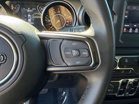 Used 2023 Jeep Gladiator Sport image 27