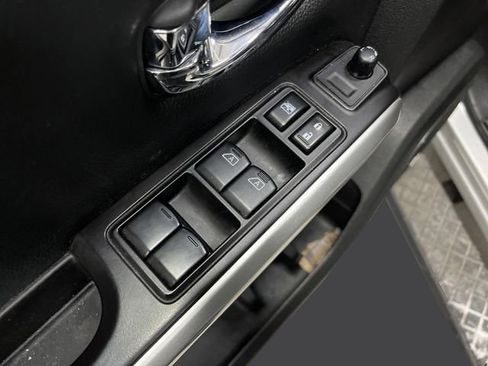 Used 2020 Nissan Titan SV w/ SV Convenience Package image 28