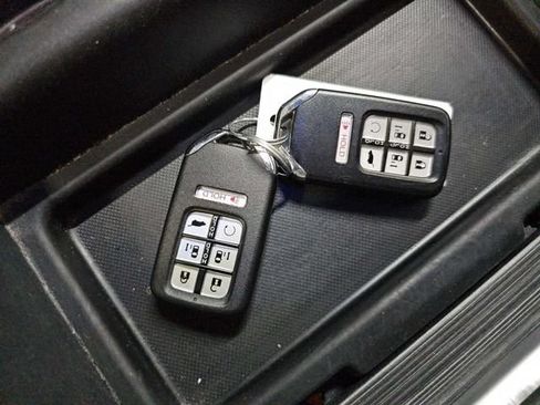 Used 2024 Honda Odyssey Touring image 9