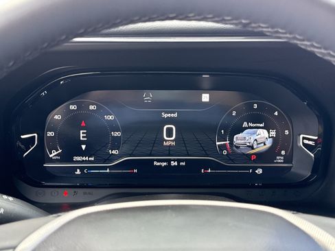 Used 2024 GMC Yukon Denali AWD/4WD image 25