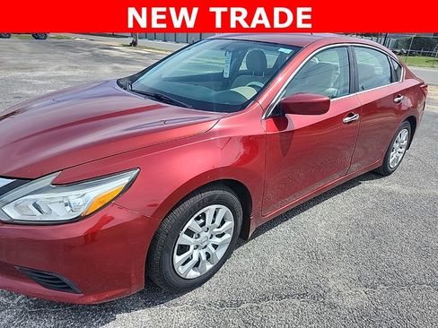 Used 2016 Nissan Altima 2.5 S w/ Interior Lighting Package image 4