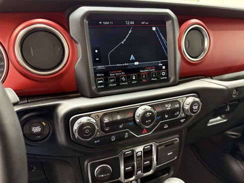 Used 2021 Jeep Wrangler Unlimited Rubicon w/ Xtreme Recon 35" Tire Package image 13