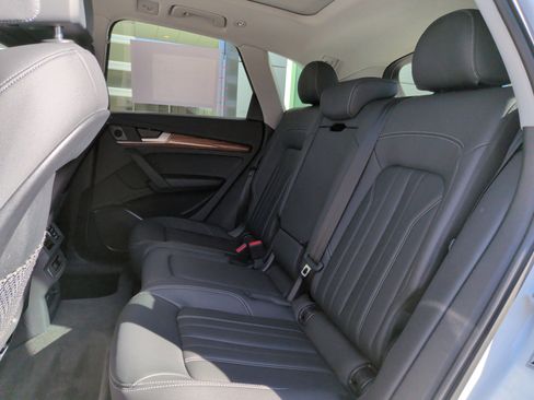 Used 2023 Audi Q5 2.0T Premium w/ Convenience Package image 31