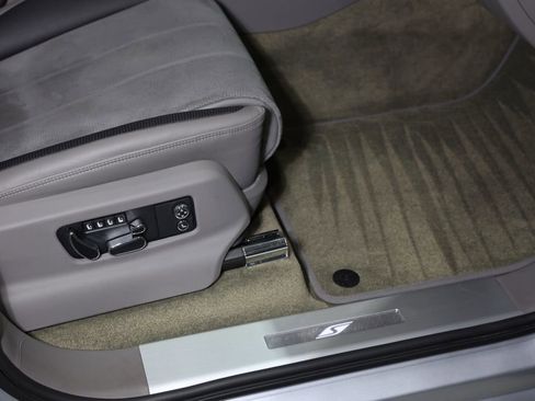 Used 2022 Bentley Bentayga image 37