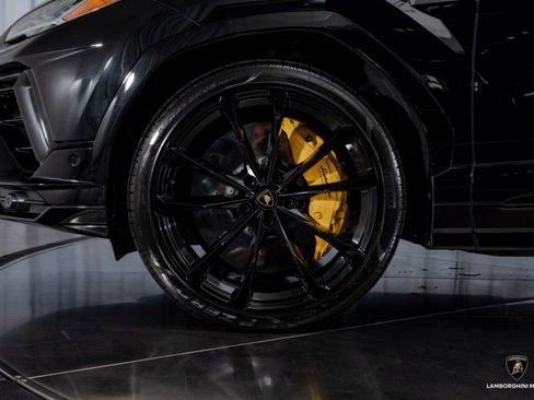 Used 2024 Lamborghini Urus S image 12