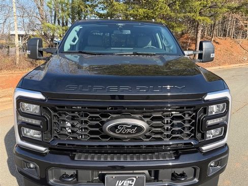 Used 2025 Ford F250 XLT w/ Black Appearance Package image 11