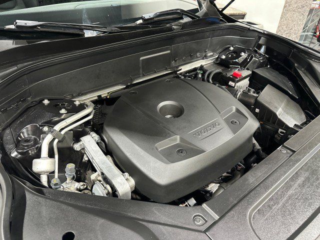 Used 2020 Volvo XC90 T5 Momentum w/ Protection Package Premier FWD image 10