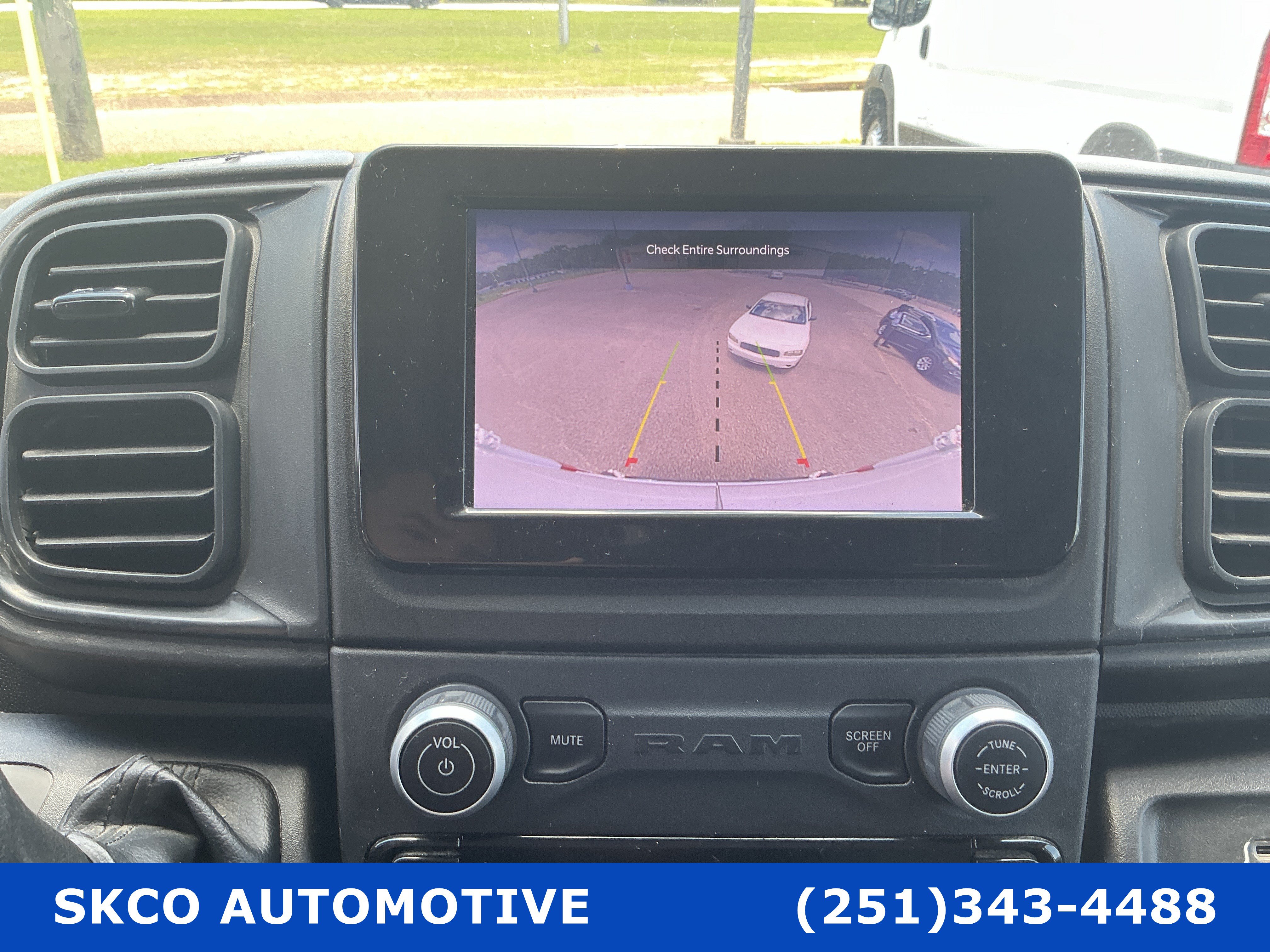 Used 2024 RAM ProMaster 2500 w/ Convenience Group FWD image 17