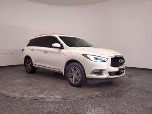 Used 2017 INFINITI QX60 Luxe w/ Premium Plus Package image 6