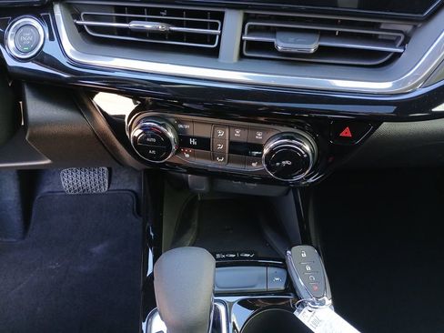 New 2026 Chevrolet Trax RS w/ Sunroof Package image 36