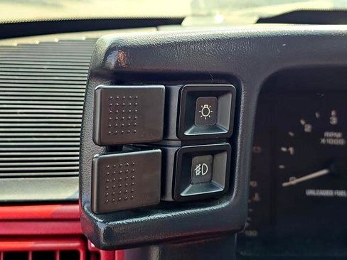 Used 1988 Ford Mustang LX image 14