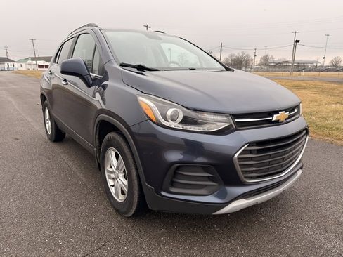 Used 2018 Chevrolet Trax LT w/ Driver Confidence Package image 2