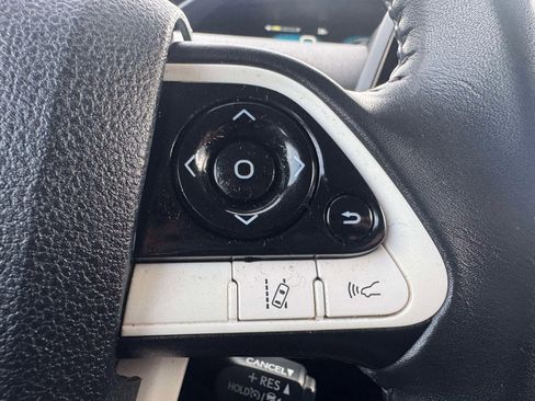 Used 2017 Toyota Prius Prime Premium image 33