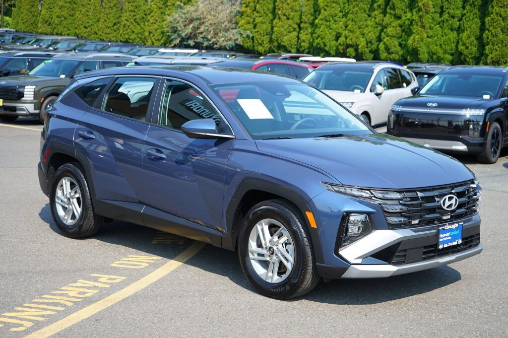 Certified 2025 Hyundai Tucson SE FWD image 4