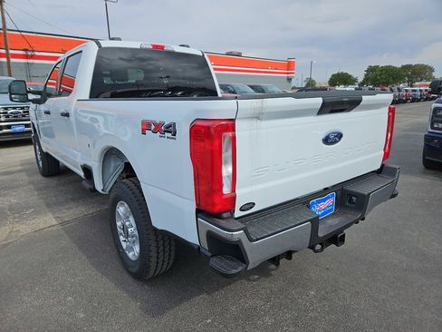 New 2026 Ford F250 XLT w/ FX4 Off-Road Package AWD/4WD image 9