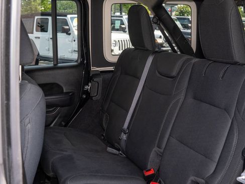 Used 2022 Jeep Wrangler Unlimited Sport AWD/4WD image 17