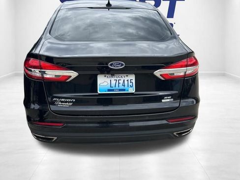Used 2019 Ford Fusion SE image 9