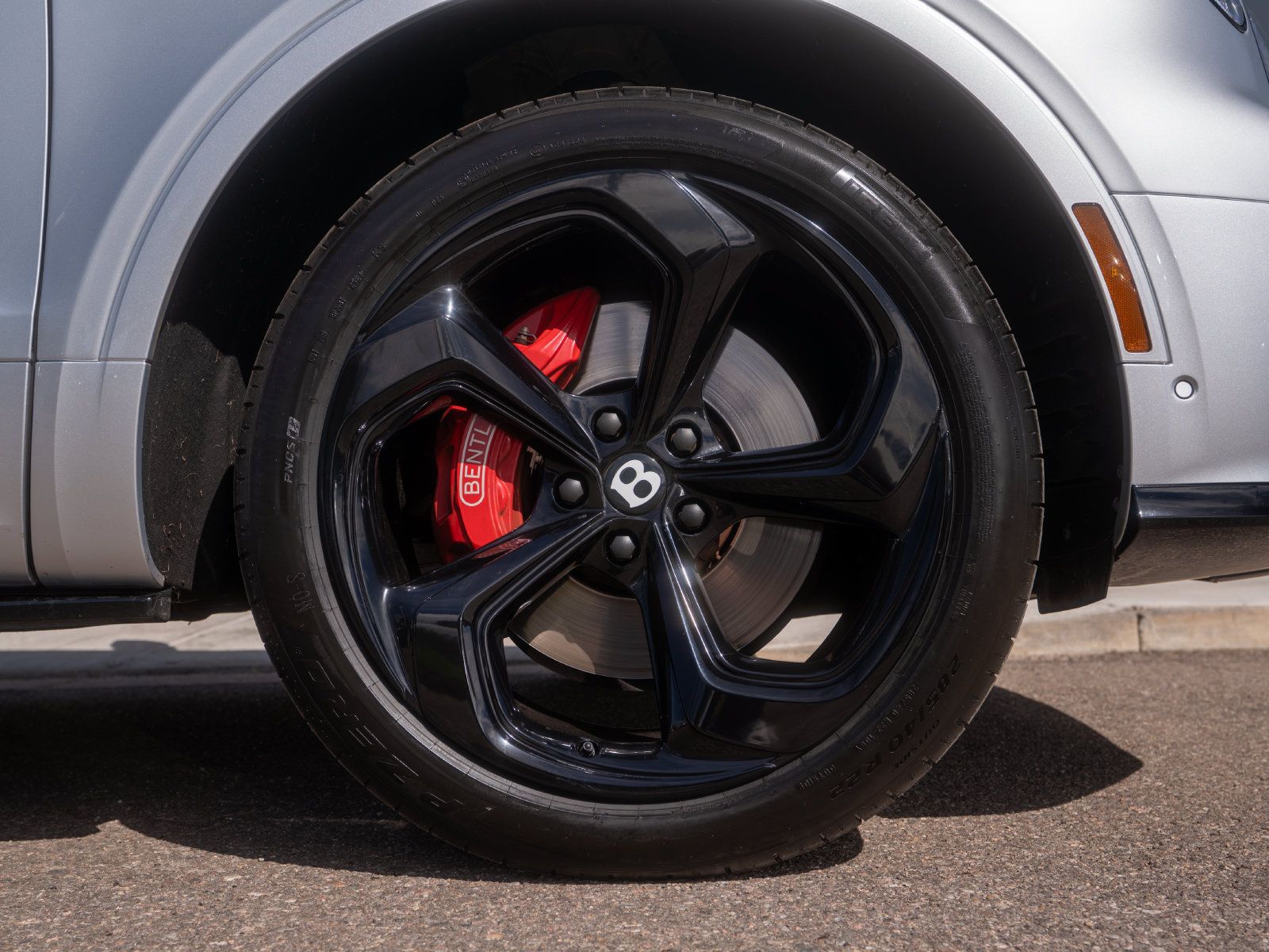 Used 2023 Bentley Bentayga AWD/4WD image 19