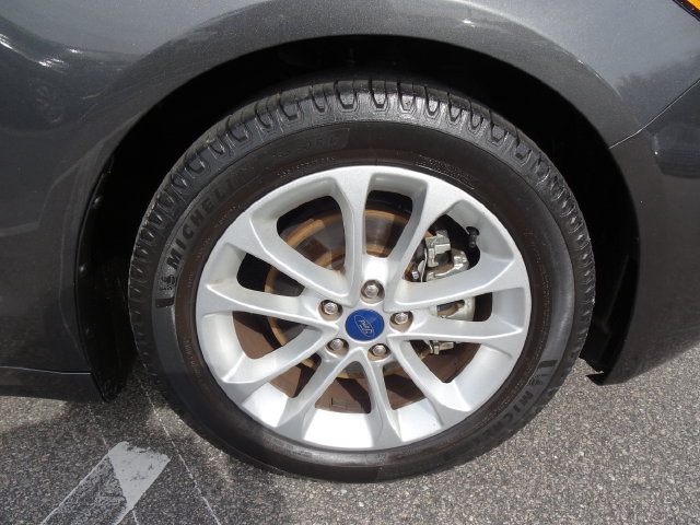 Used 2019 Ford Fusion SE FWD image 29