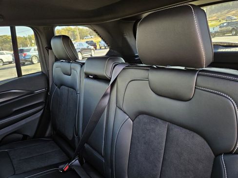 New 2025 Jeep Grand Cherokee Laredo image 30